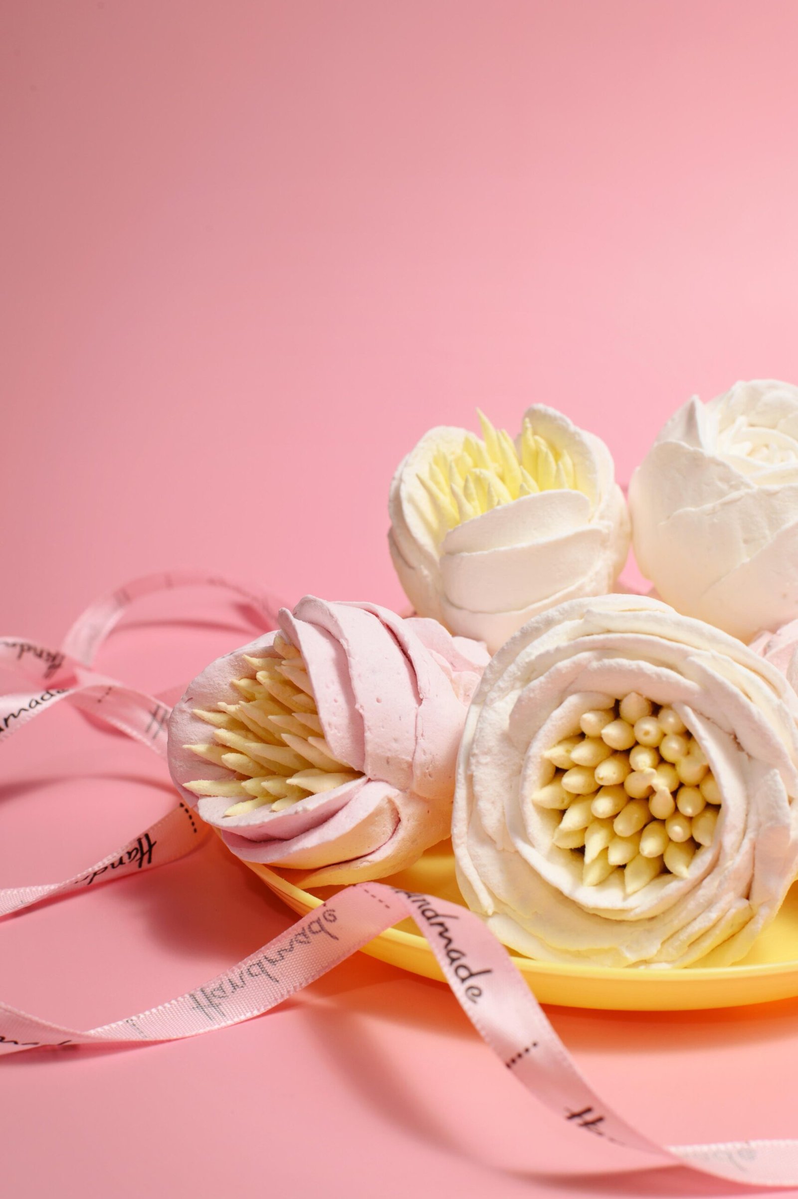 Hellow Mellow Flowers White And Yellow Scaled